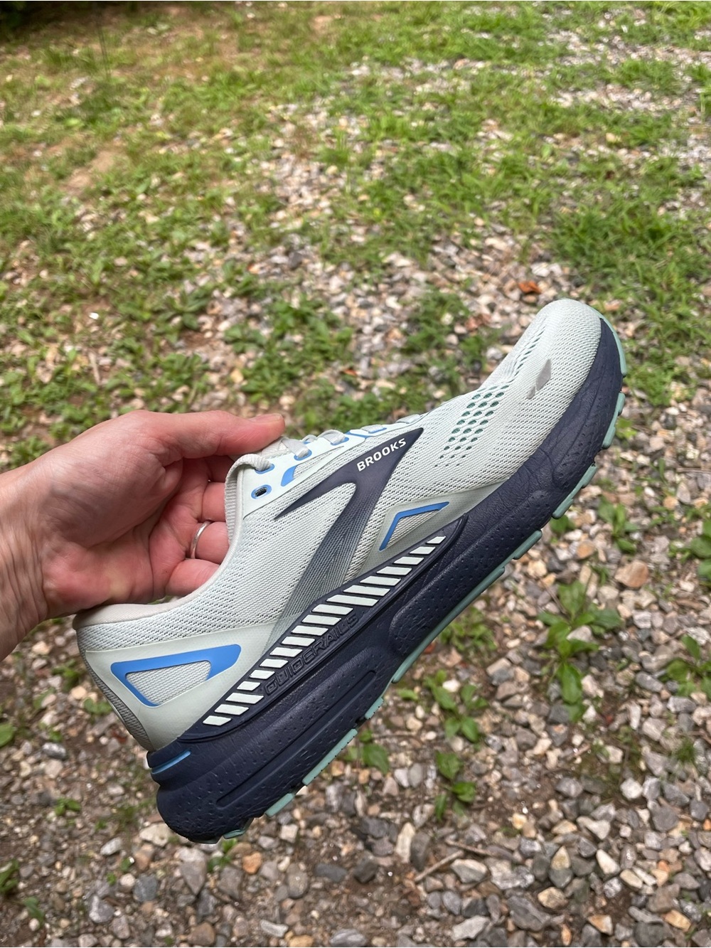 Brooks Adrenaline GTS 23 Running Shoes Size 11 Woman’s - Picture 2 of 15